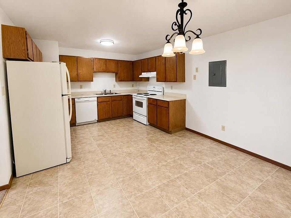 1st image of 1504 Shannon Dr NE