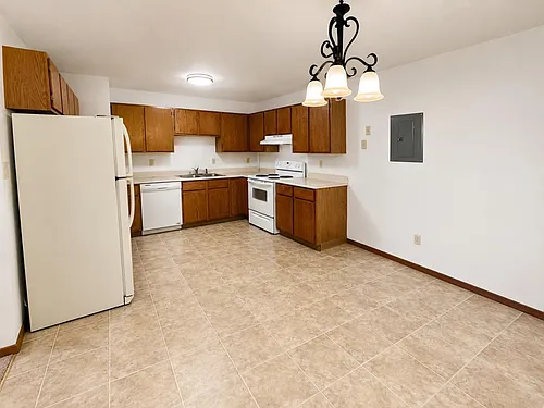 1504 Shannon Dr NE Photo 1