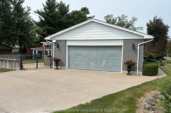 4th image of 8285 Malden Rd