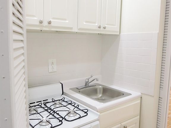 3rd image of 502 E 79th St APT 3E
