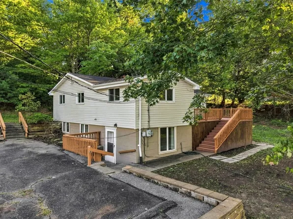 134 Becks Run Rd, Coraopolis, PA 15108