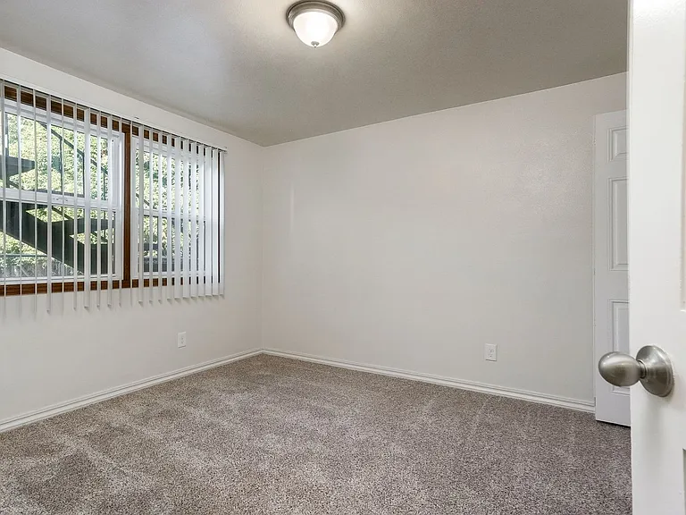 232a-Martha Washington Apartments — Photo 11