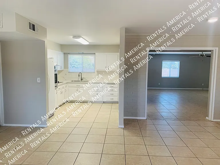 11433 N Hagen Dr — Photo 23
