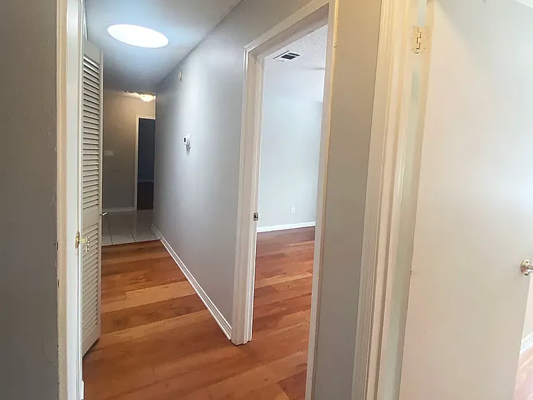 2820 Whisper Oaks Dr — Photo 8