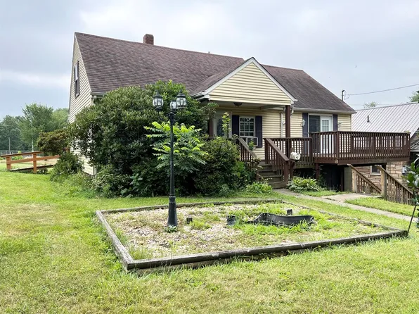 1134 Pleasant View Dr, Vandergrift, PA 15690