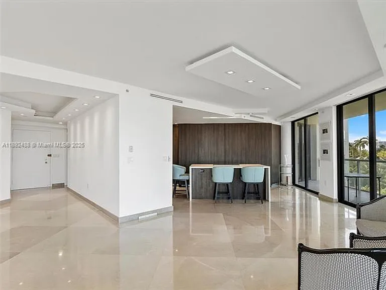 4000 Island Blvd #606 — Photo 9