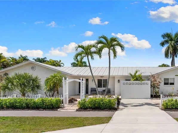 699 99th AVE N, NAPLES, FL 34108