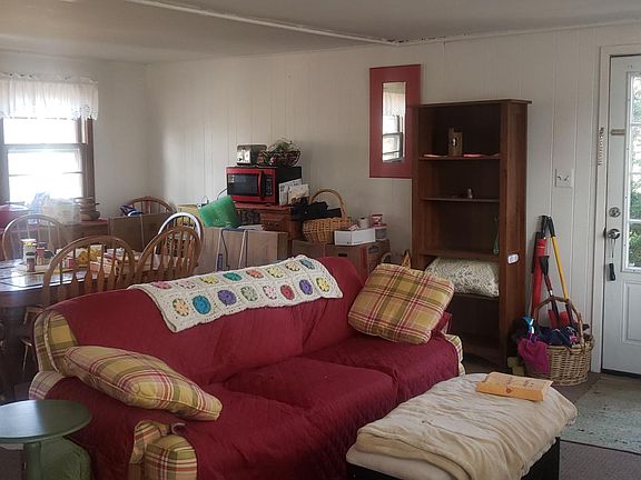 3rd image of 10 New York Ave Floor 1
