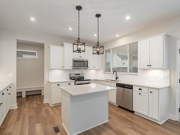 3rd image of 2981 Northcross Dr
