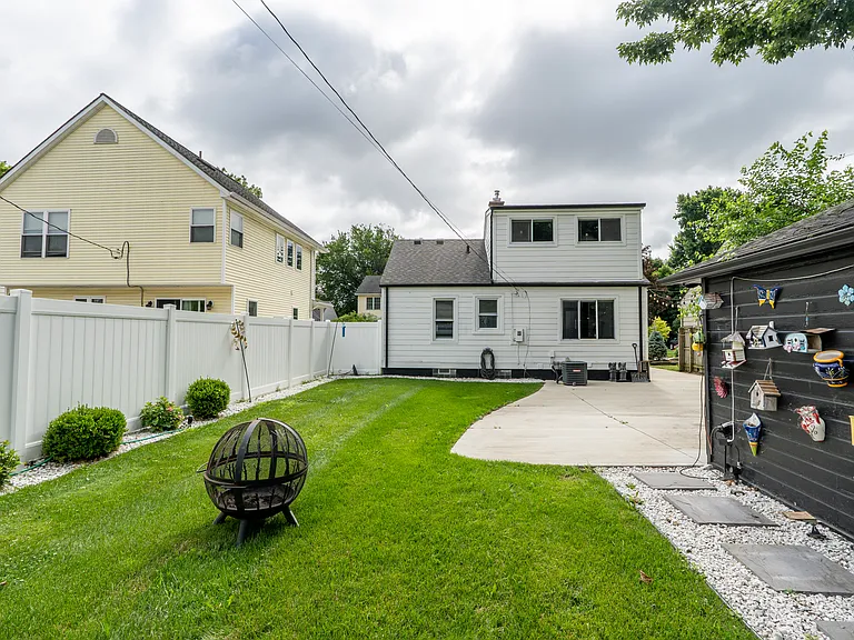 1328 McLean Ave — Photo 24