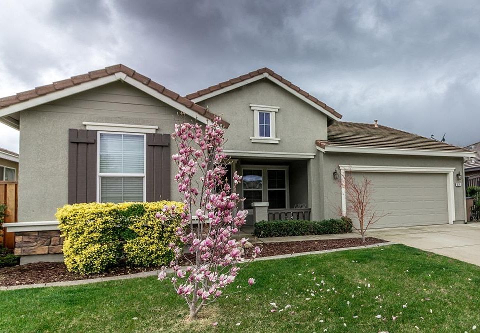 1st image of 670 Davenport Way