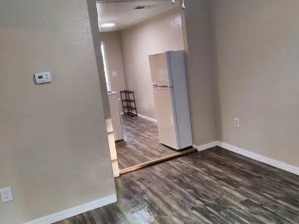 927-A NE 20th St, Gainesville, FL 32641