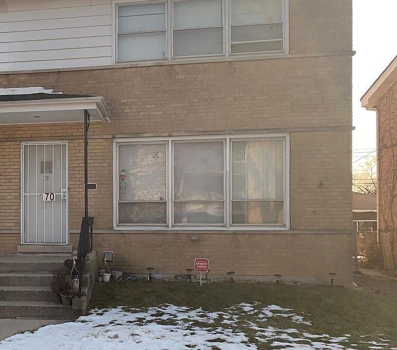 1st image of 70 W 140th St