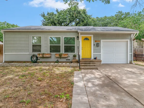 2921 Eastridge Dr, Haltom City, TX 76117