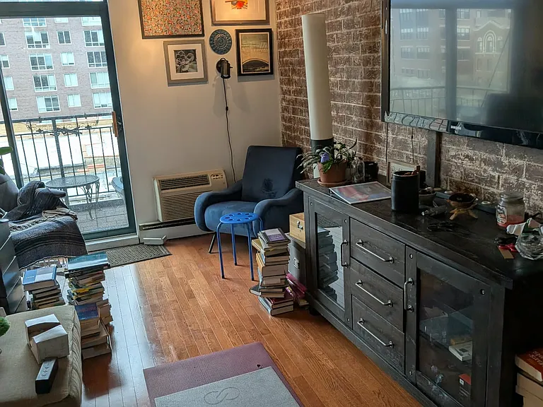3900 N Pine Grove Ave #704 — Photo 6