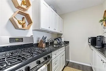 9 Hawthorne Pl Photo 1