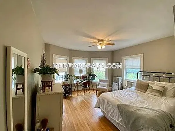 41 Emery St, Medford, MA 02155