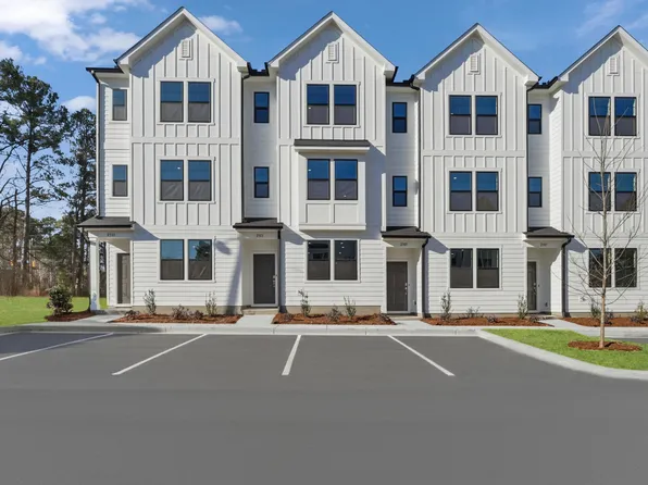 2303 Oakwood Meadows Ct, Raleigh, NC 27604