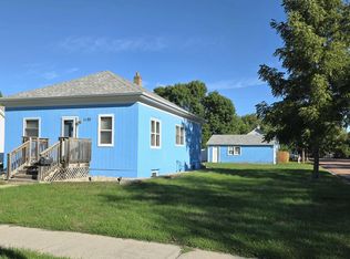 1120 E 2nd Ave, Mitchell, SD 57301