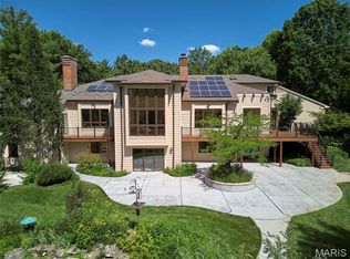 13600 Park Place Ct, Saint Louis, MO 63131