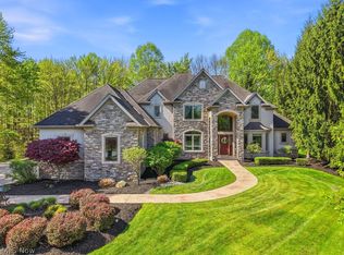 7312 Stockwood Dr, Solon, OH 44139