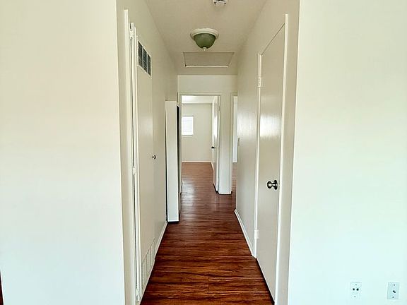 5th image of 512 E Buckthorn St #2