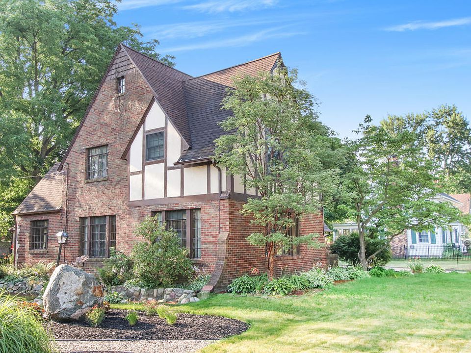 1st image of 156 Orchard Ave