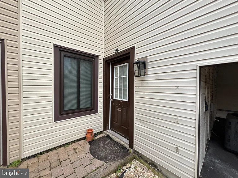 476 Bridge St — Photo 6