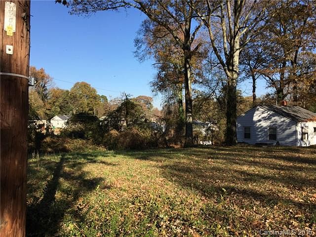2nd image of 1420 Remount Rd