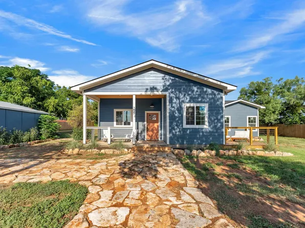 705 Flag Street, Llano, TX 78643