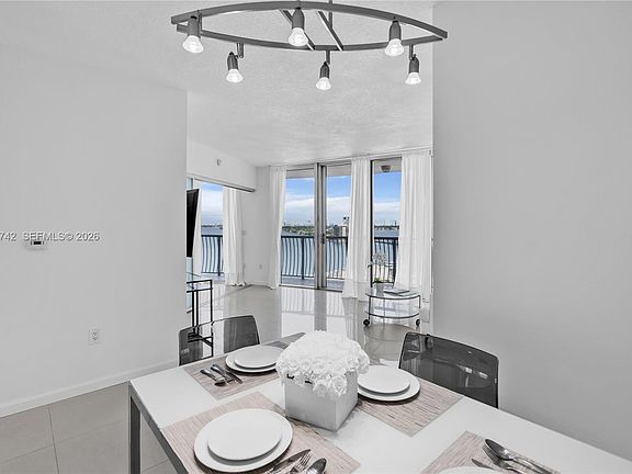 4th image of 1750 N Bayshore Dr #1602