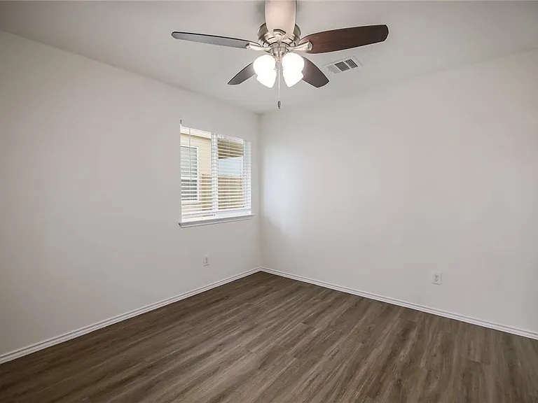 137 Langtry Ln — Photo 21