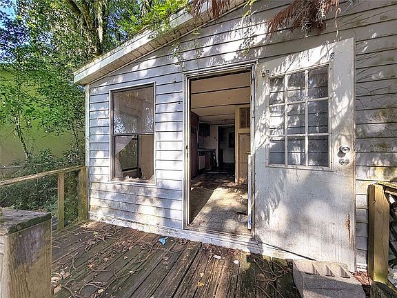 3rd image of 8216 SIMPSON LANE