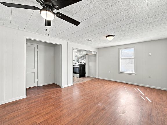 3rd image of 3216 Pewitt Dr
