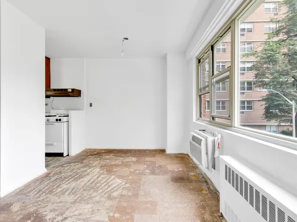 2928 West Fifth Street image 7 of 21