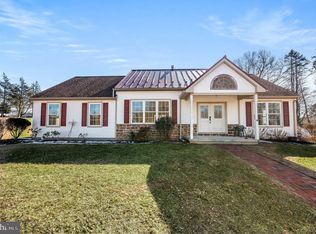 320 Warwick Rd, Elverson, PA 19520