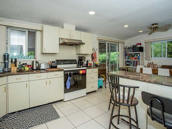 5th image of 24 Longworth Ave