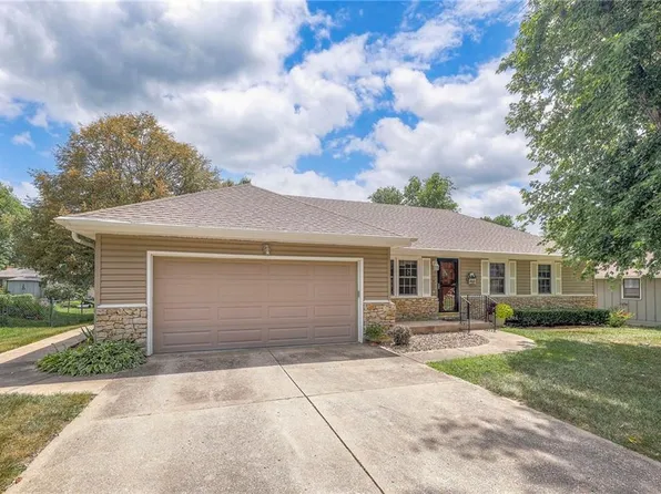 1400 Chapel Dr, Harrisonville, MO 64701