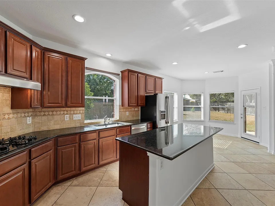 26422 Creston Woods Dr