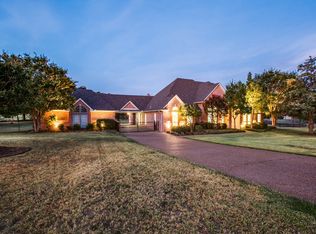 2729 Bent Oaks Dr, Burleson, TX 76028