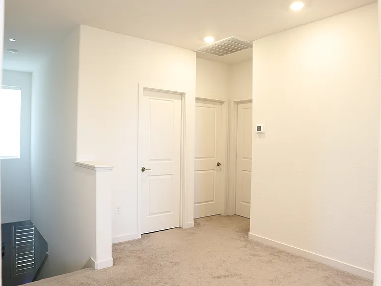 1068 Osprey Dr — Photo 17