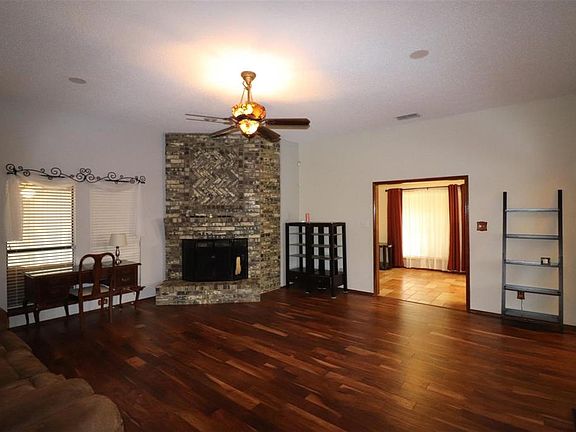 5th image of 5234 Wood Creek Ln