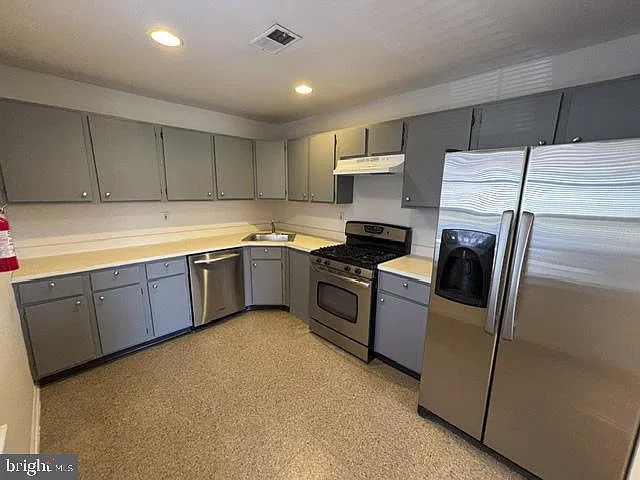 2 bed, 2.5 bath, 1296 sqft, $2,500 — Photo 3
