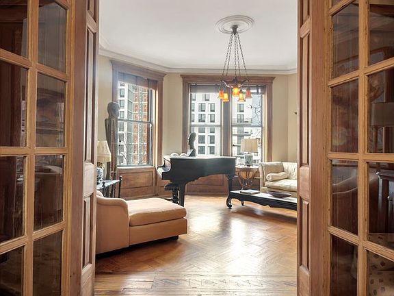 2nd image of 35 Mount Morris Park W APT 3D