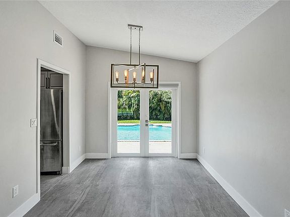 5th image of 11627 SW 50th St