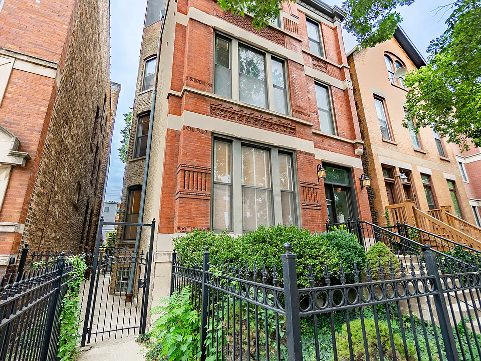 926 W Barry Ave #2