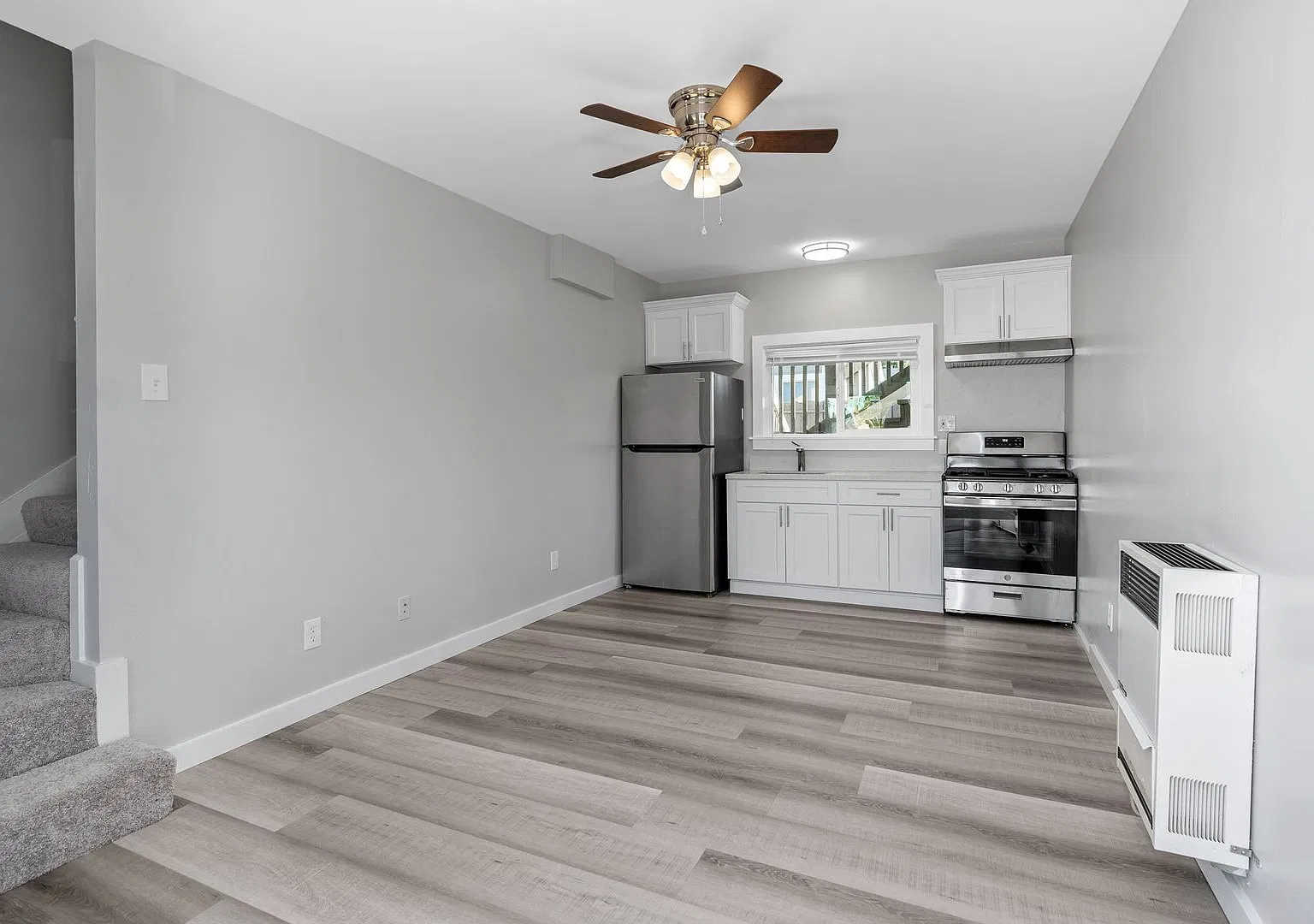 1423 Lincoln Avenue — Photo 2