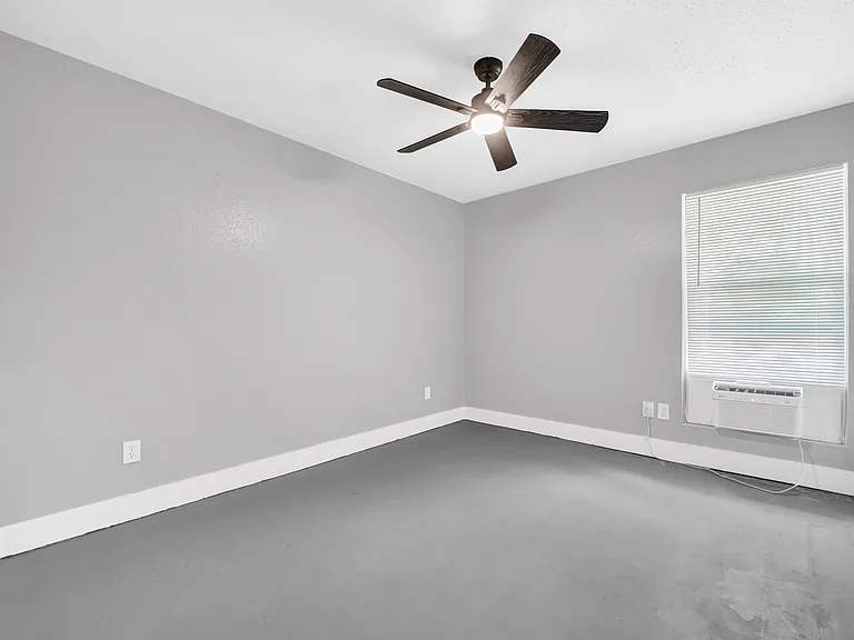 Dabney Apartments — Photo 10