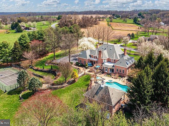 2nd image of 8 Glenberry Ct