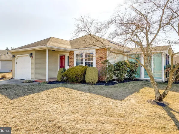 9 Adner Dr, Mount Laurel, NJ 08054